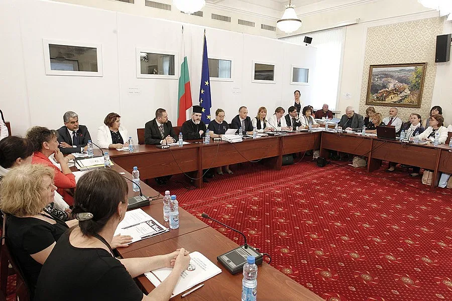 35 000 деца ще посетят около 400 неделни български училища в чужбина