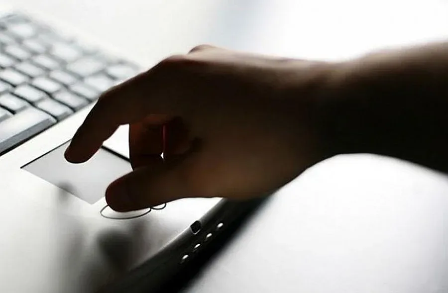 Смартфон без дисплей и други тайни проекти на Google