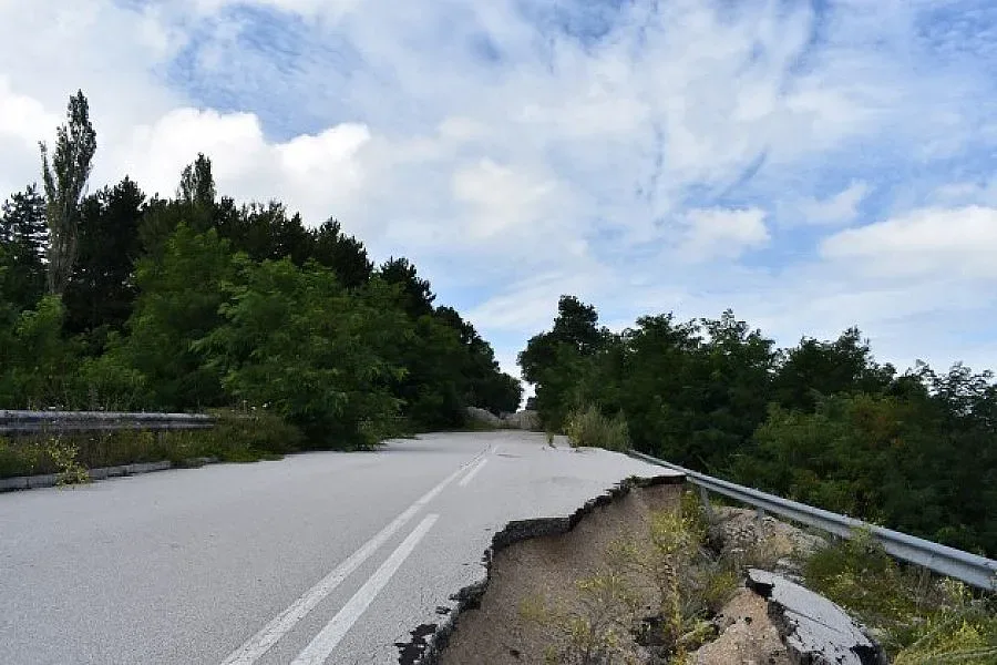 Ремонтират пътя Видин-Връшка чука