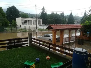 Проливни дъждове докараха бедствено положение на община Тетевен