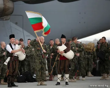 Военният министър посрещна завърналия се от Афганистан наш контингент