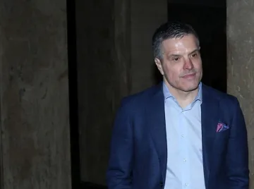 Издирват Брендо с европейска заповед за арест