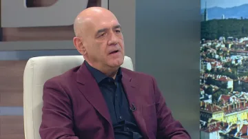 Шефът на Здравната каса: Невидими хора дърпат конците