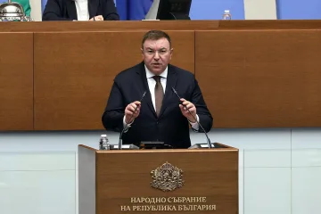 Отложиха избора на шеф на НЗОК. Депутатите обсъждат безводието
