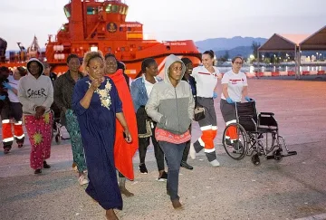 Испания спаси над 400 мигранти, опитващи се да пресекат Средиземно море