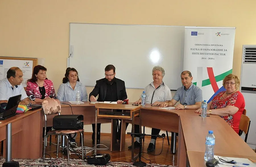 Център за върхови постижения в информатиката се създава от пет университета