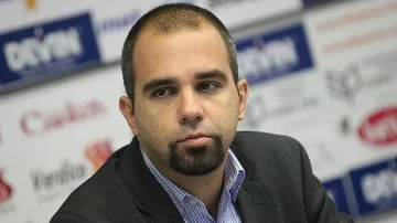 Опозицията се събира в един окоп