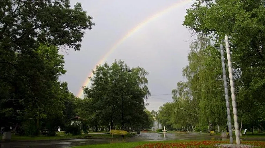 Вятър и тук-там дъжд