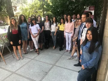 Мария Габриел на среща със стажанти 