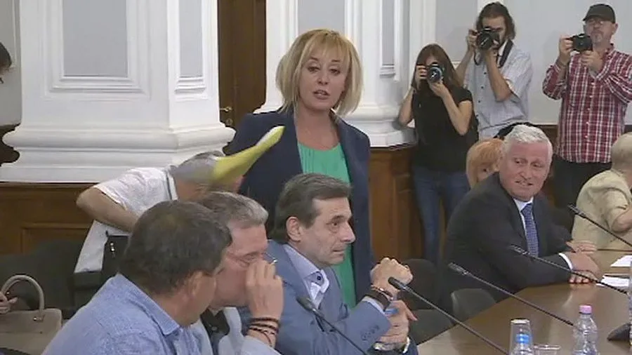 Изгониха Мая Манолова от заседание на тристранката