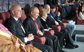 Топ политици и шоумени ще седят до Путин на финала за Световното по футбол