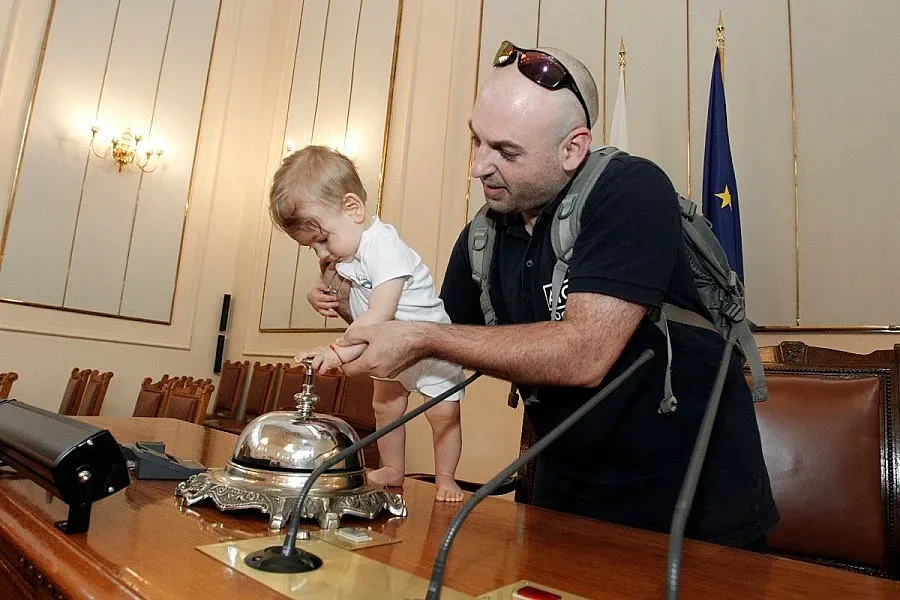 Хиляди разгледаха Народното събрание отвътре