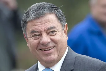 ОТ ДИСКУСИЯТА НА "СТАНДАРТ": Ако бг фирмите имат защита,  може да дават 2000 лв. заплата