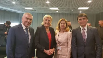 Марешки подкрепи Марин льо Пен срещу съда за спряно финансиране