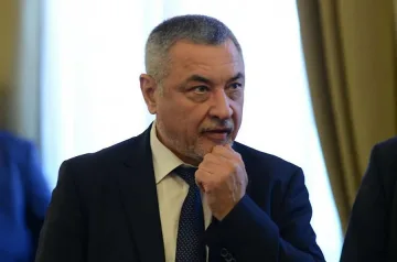 ДИСКУСИЯТА НА "СТАНДАРТ": Валери Симеонов: Автомобилната индустрия е доказателство, че България е високотехнологична държава