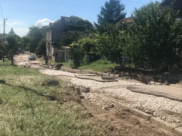 Обещават възстановени улици и нова канализация в поразената от наводнение Мизия