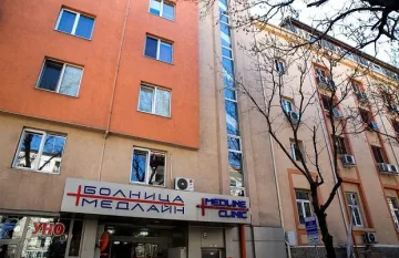 Водещ гръцки хирург маха хемороиди в „Медлайн"