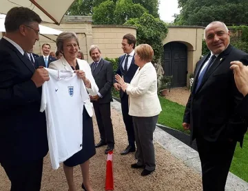 Футболни страсти на официалния обяд на лидерите в Лондон