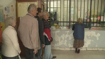 В обраната поща в Световрачене днес отново раздават пенсии