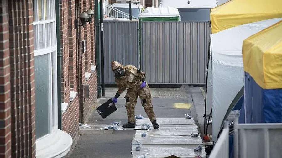 Почина един от двамата полицаи, отровени с "Новичок"