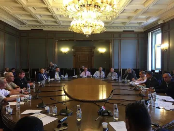 До края на юли проектът за боен кораб влиза в парламента