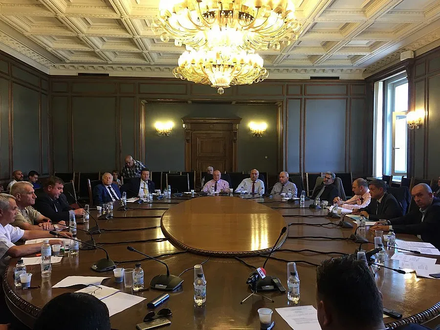 До края на юли проектът за боен кораб влиза в парламента