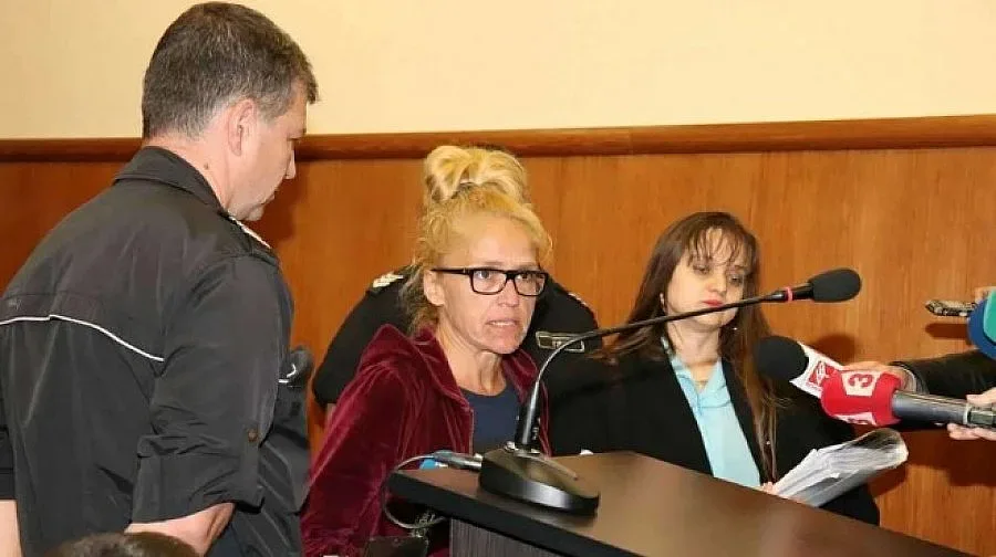 Иванчева остава в ареста с тумор