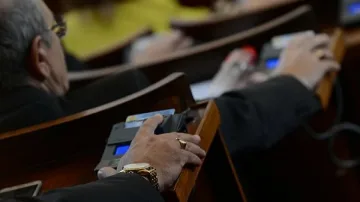 Парламентът гласува вота на недоверие към кабинета "Борисов 3" 