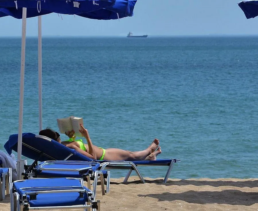 Отлив на руски и турски туристи през май