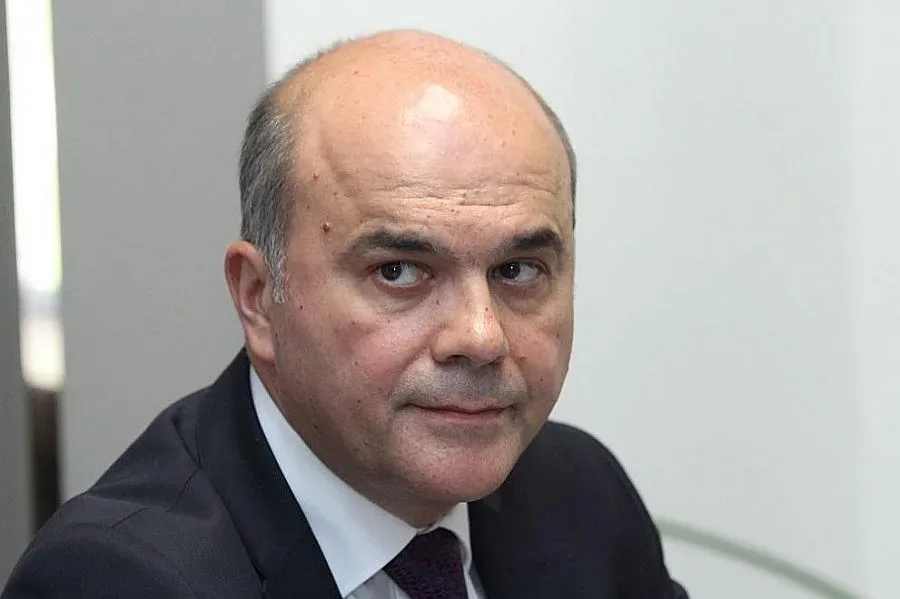 Бисер Петков: Всички служители ще летят само с икономична класа