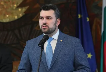 Министър Георгиев обезпокоен, има ли риск за България
