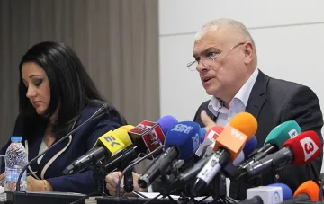 Радев отговори на Нинова: Стотинка няма да вземем от ЕС за мигранти у нас! Ние не сме зверове тук!