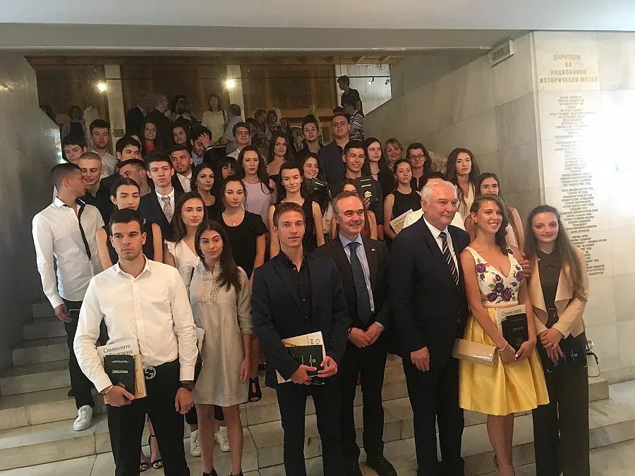 Випуск 2018 на Италианския лицей с патенти за бъдещето