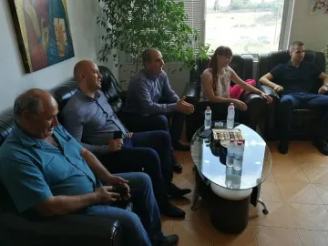 Цветанов разговаря с шефа на "Енергоремонт" в Кресна