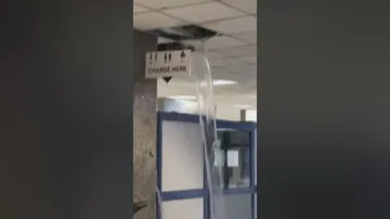 Таванът на Терминал 1 протече