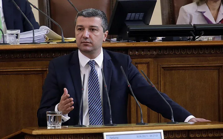 БСП напуснаха пленарна зала заради несъгласие с дневния ред на парламента