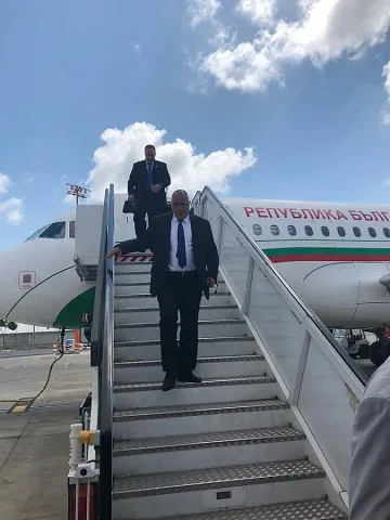 Поклонение на Божи гроб и срещи с патриарх и премиер за рожденика Борисов 