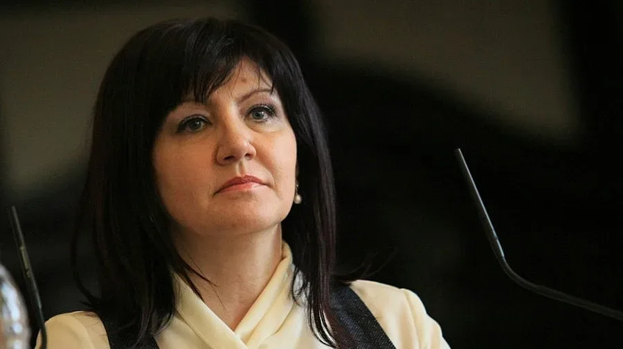 Караянчева: Уверена съм, че детайлите около инцидента ще се изяснят