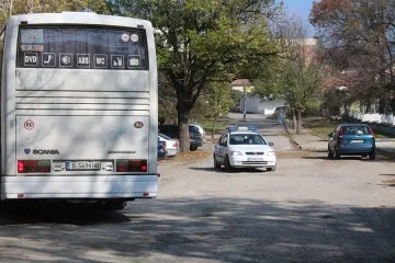 Училищата проверяват фирмите, с които децата пътуват, само по документи