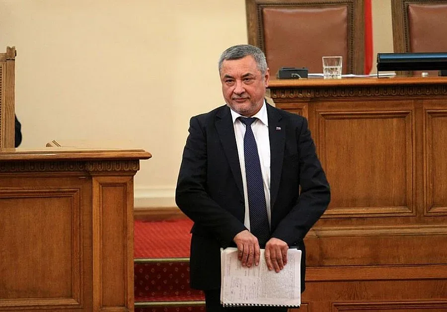 Симеонов нямал спор с Ангелкова, а разминавания кое е законно и кое не