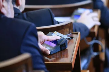 Парламентът гласува решение за придобиване на нова бойна техника