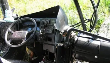 Автобус с туристи се заби в дърво, има ранени