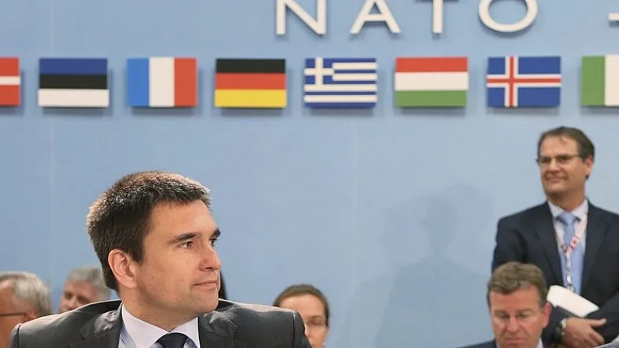 Бивш шеф на НАТО: Русия може да победи Украйна за няколко дни