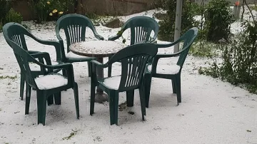 Градушка натрупа 15 см в Родопите