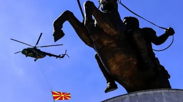 НАТО обеща на Македония да я защитава от Русия