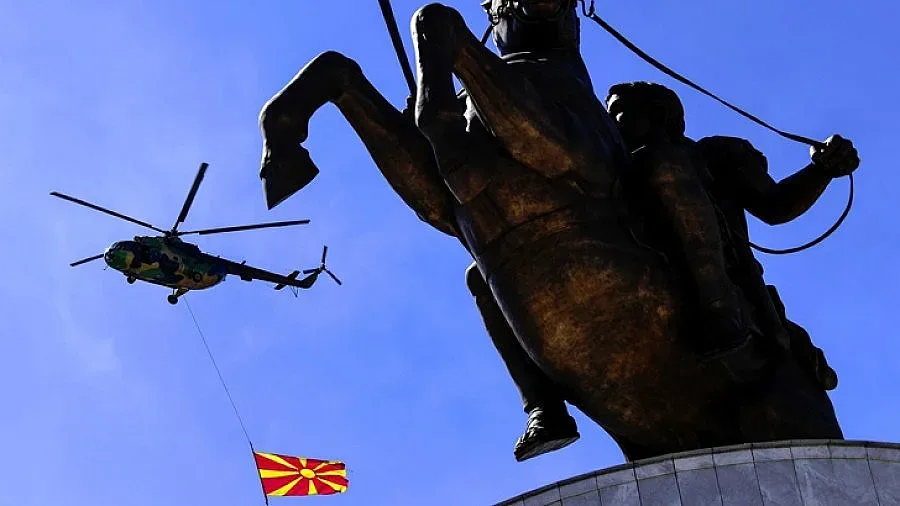НАТО обеща на Македония да я защитава от Русия