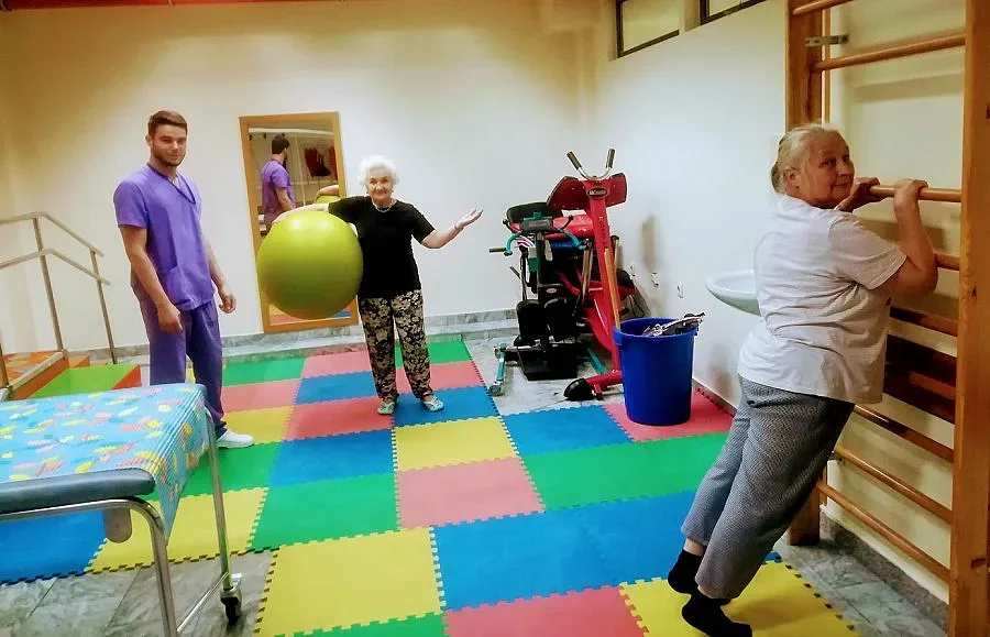 Седмица физиотерапия и хвърляш бастуна