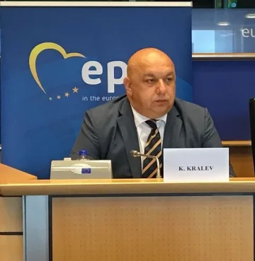 Кралев в Брюксел: България e aктивен партньор в борбата с корупцията в спорта