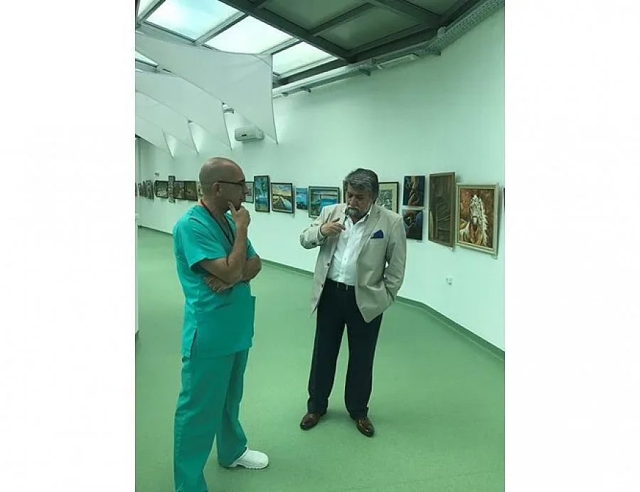 Рашидов поздрави болница за лечение чрез рисунки