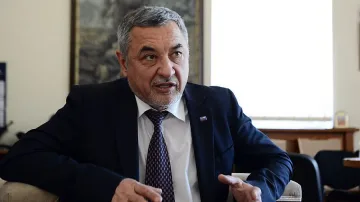 Разчистват незаконни съоръжения на Слънчев бряг